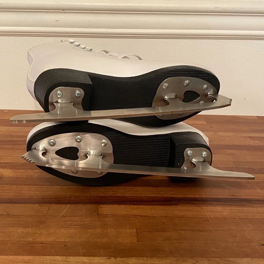 Ice Skates White Ice Figure Skating Shoe by American Athletic Girls Youth Size 5 - Picture 4 of 15